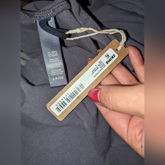 1. NWT SKIMS RAW EDGE INTIMATES ONESIE IN THUNDER - Picture 5 of 7